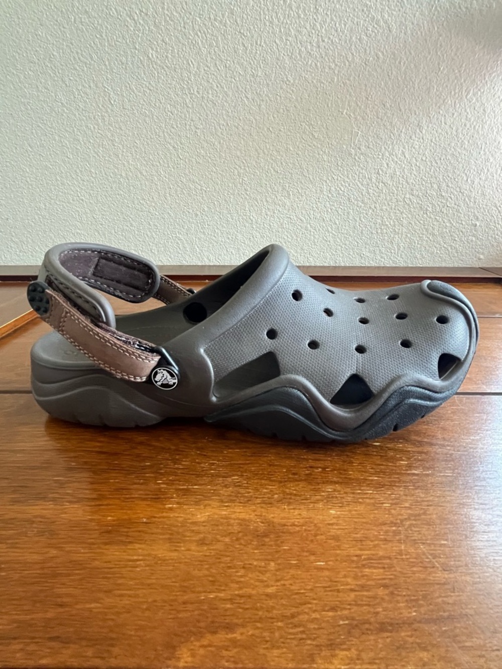 Crocs-Style Mens Brown - Black Comfort Clog with Brown Strap 9
